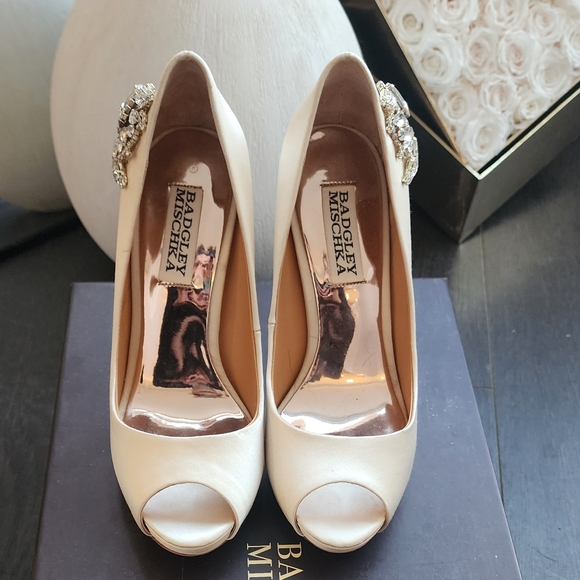 Badgley Mischka Heels - Picture 1 of 4